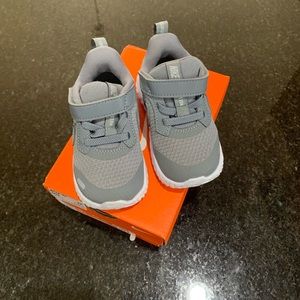 Nike Grey Tennis Shoes Walker
